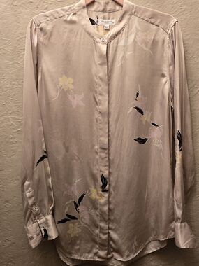 Equipment Femme 100% Silk Blouse Neutral Floral Minimalist Luxe Shirt